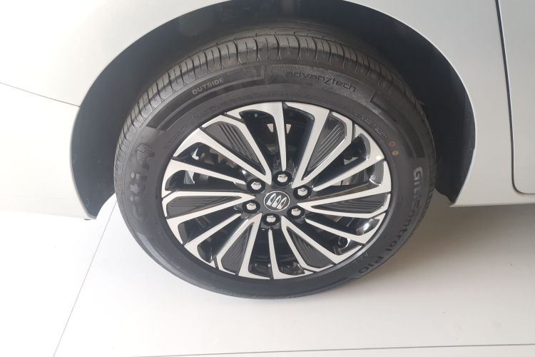 别克GL8新能源 2025款 陆尚 先享版 7座车身外观6008