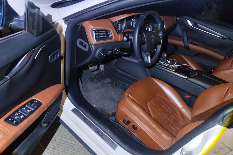 玛莎拉蒂 Ghibli 2014款 3.0T 标准版中控内饰7003