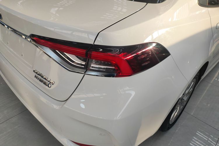 丰田 卡罗拉 2023款 1.8L 智能电混双擎 精英版车身外观9