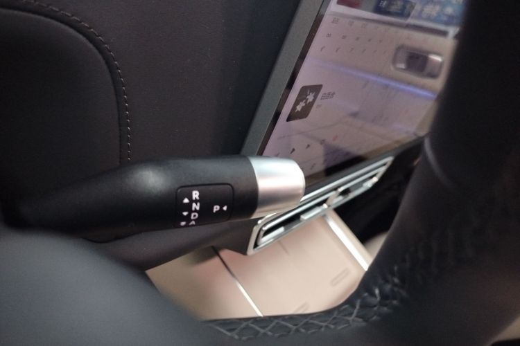 理想汽车 理想L7 2023款 Pro中控内饰18