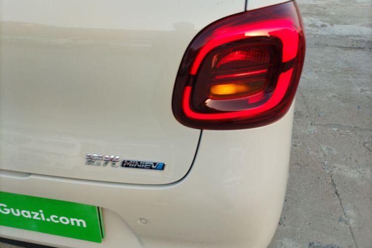 五菱汽车 宏光MINIEV 2025款 四门版 进阶款车身外观9