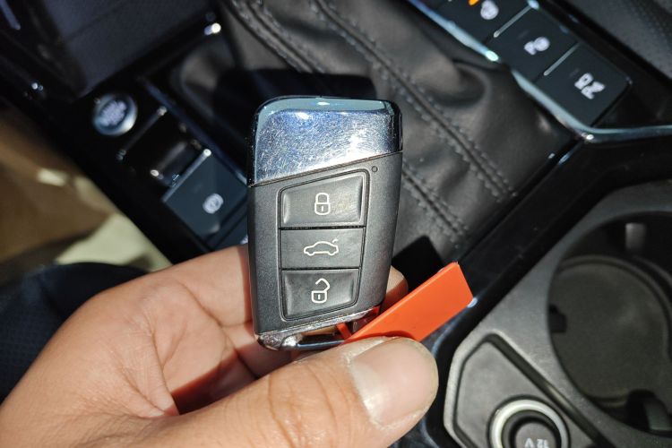 大众 帕萨特 2020款 380TSI 旗舰版 国VI中控内饰7001