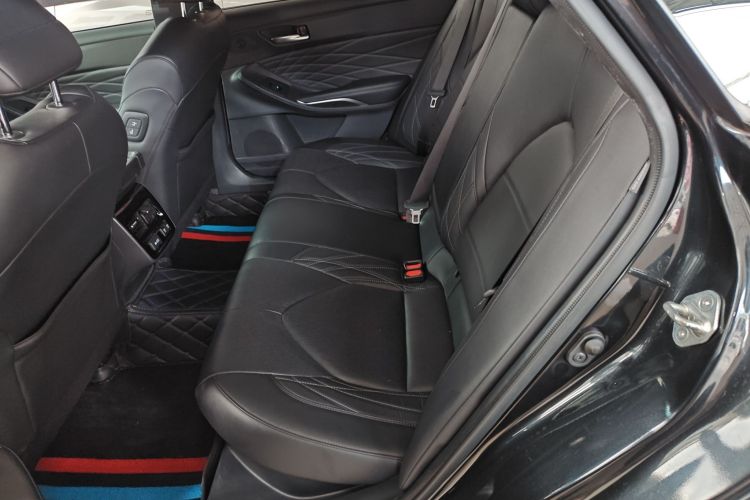 丰田 亚洲龙 2019款 双擎 2.5L XLE尊贵版 国VI中控内饰7004