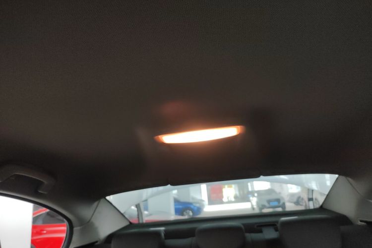 宝马1系 2019款 118i 时尚型中控内饰22