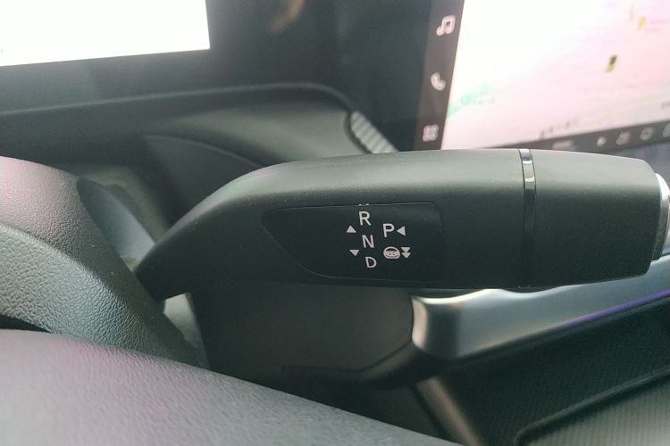 小鹏P7 2021款 670E鹏翼版中控内饰18