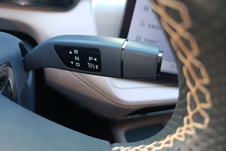 深蓝汽车 深蓝SL03 2022款 1.5L 1200增程版中控内饰18