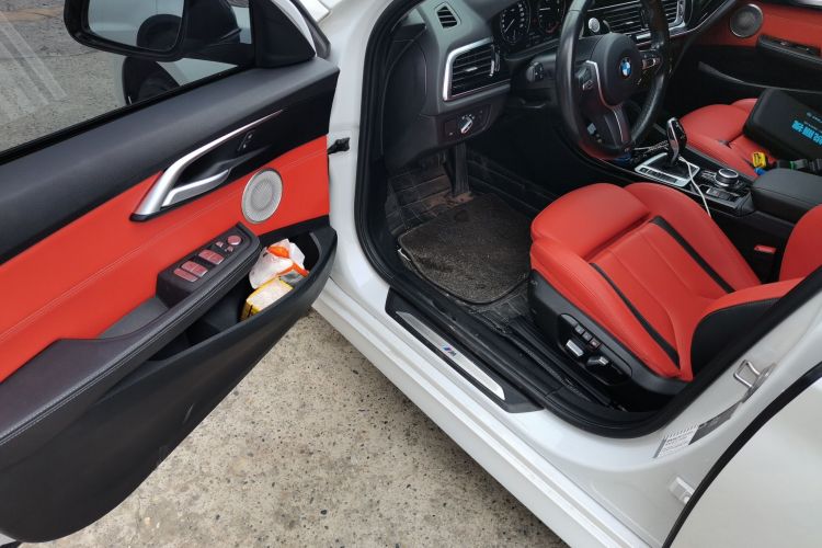 宝马1系 2021款 改款 125i M运动曜夜版中控内饰20