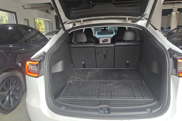 特斯拉 Model Y 2022款 长续航全轮驱动版局部细节23