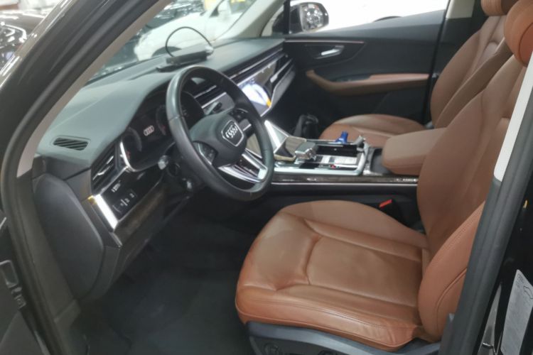 奥迪Q7 2020款 55 TFSI quattro S line运动型中控内饰19
