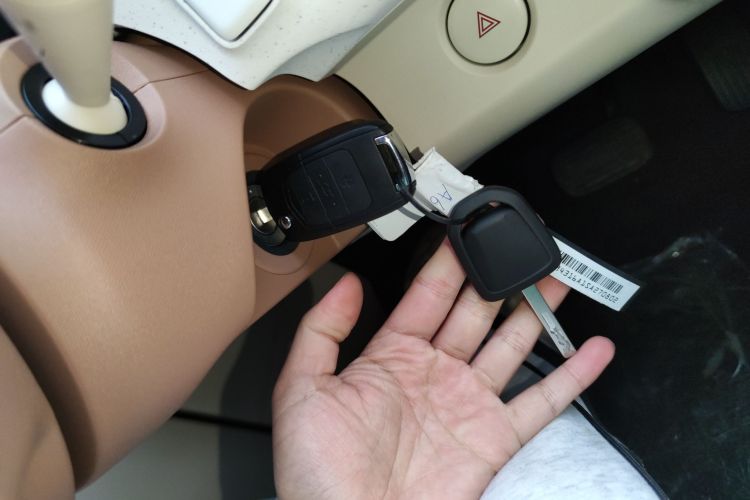 五菱汽车 宏光MINIEV 2024款 第三代 215km 青春版中控内饰7001