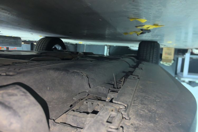 奔驰GLE 2020款 GLE 350 4MATIC 动感型局部细节9001