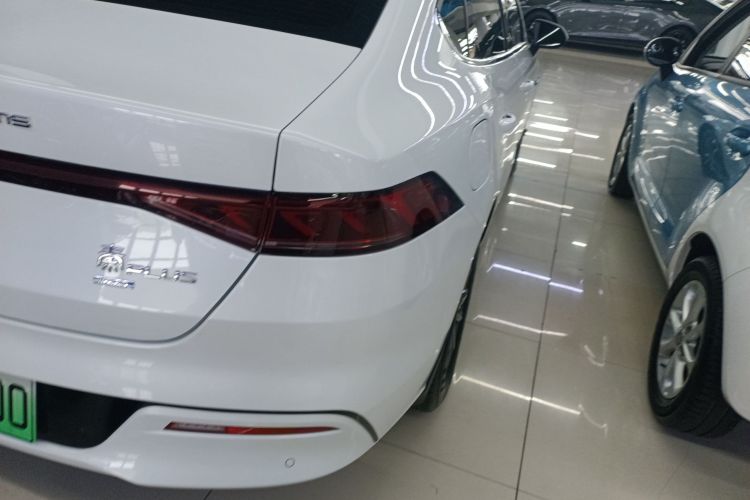 比亚迪 秦PLUS 2024款 荣耀版 DM-i 55KM领先型车身外观9