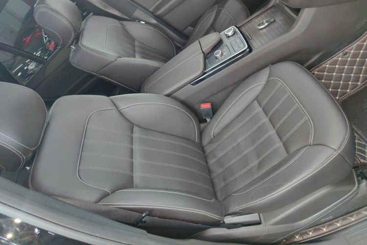 奔驰GLE 2019款 GLE 400 4MATIC 臻藏版局部细节41