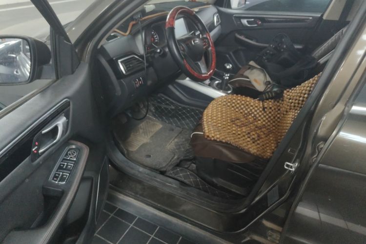 众泰 大迈X5 2017款 升级版 1.5T 手动豪华7座型中控内饰20