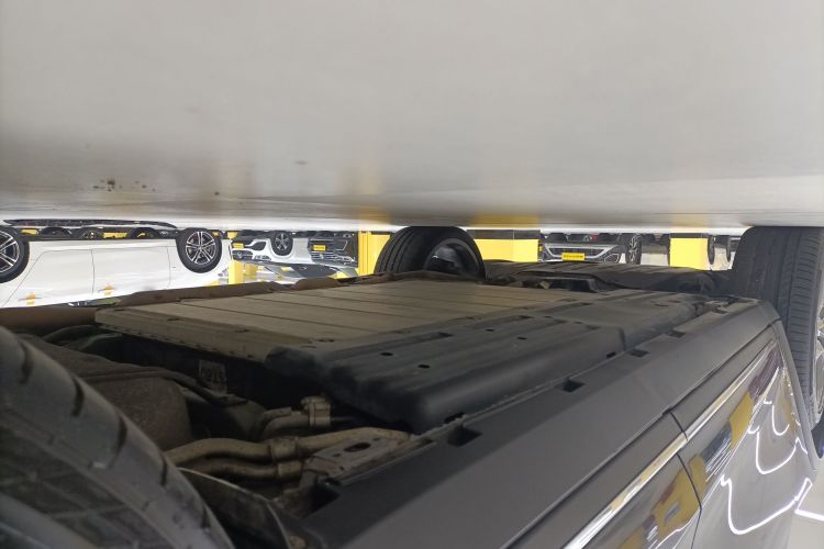 比亚迪 唐新能源 2018款 DM 2.0T 全时四驱智联创睿型 7座 国V局部细节9002