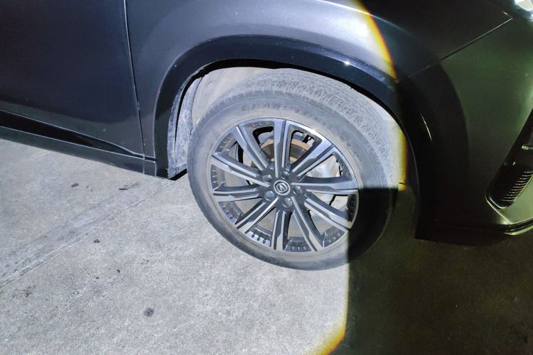 长安CS75 PLUS 2023款 第三代 1.5T 自动尊贵型车身外观10