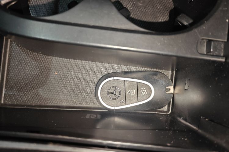 奔驰C级 2022款 C 260 L 运动版中控内饰11