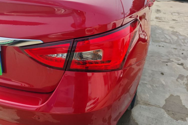 奇瑞 艾瑞泽5 2017款 SPORT 1.5T 手动时尚版车身外观9