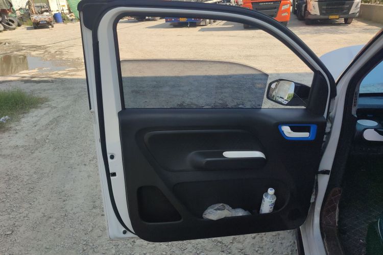 五菱汽车 宏光MINIEV 2022款 GAMEBOY 300km 玩咖款 磷酸铁锂中控内饰7008