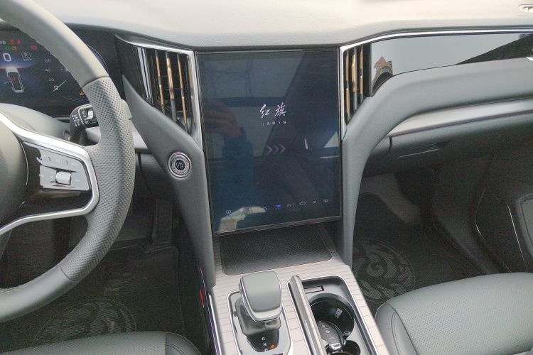 红旗HS7 PHEV 2024款 2.0T PHEV 两驱旗享版 6座中控内饰16