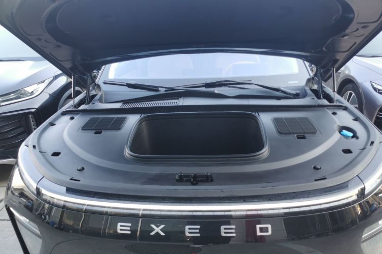 星途 星纪元 ET 2024款 纯电 655 Ultra机舱底盘24