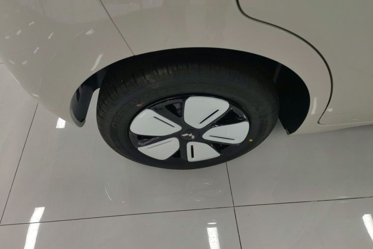 五菱汽车 宏光MINIEV 2025款 四门版 进阶款车身外观6008