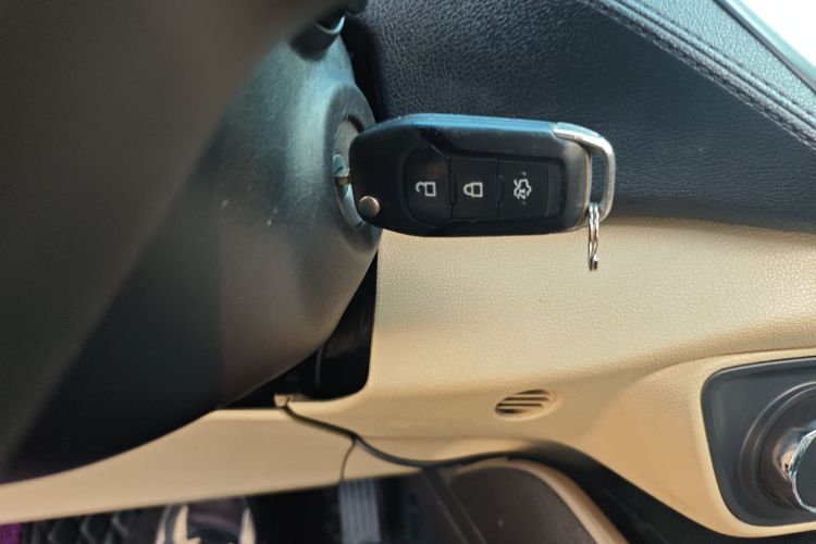 福特 福睿斯 2015款 1.5L 自动时尚型中控内饰11