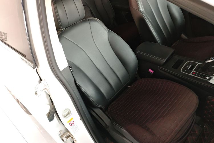 比亚迪 宋MAX 2019款 1.5T 自动智联睿逸型 7座 国V局部细节41