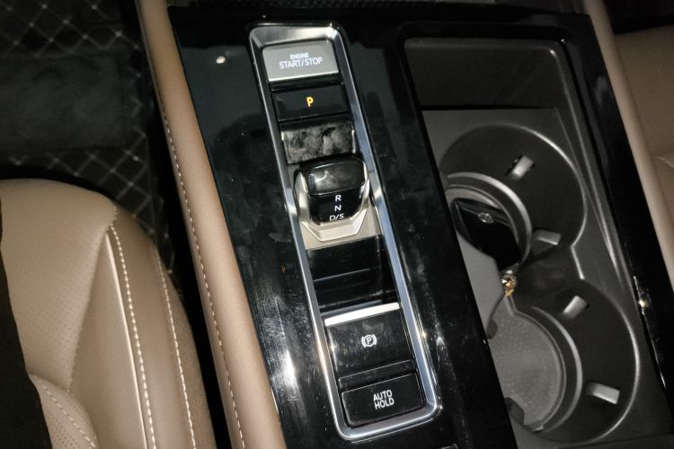 大众 威然 2023款 改款 380TSI 尊贵版中控内饰18