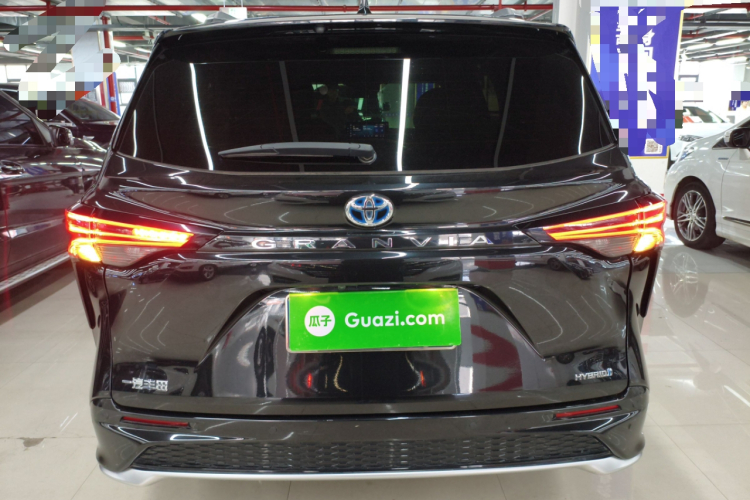 丰田 格瑞维亚 2022款 2.5L混动 尊爵版车身外观6