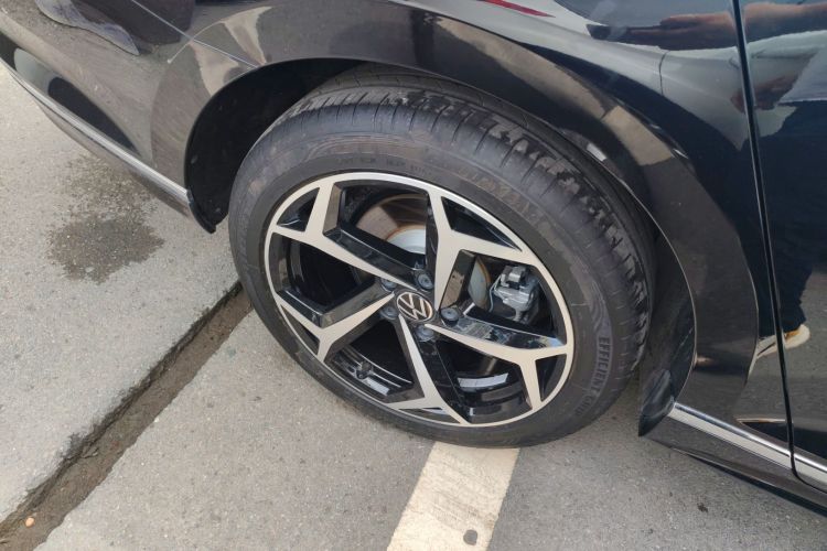 大众 迈腾 2023款 200万辆纪念版 330TSI DSG领先型车身外观56