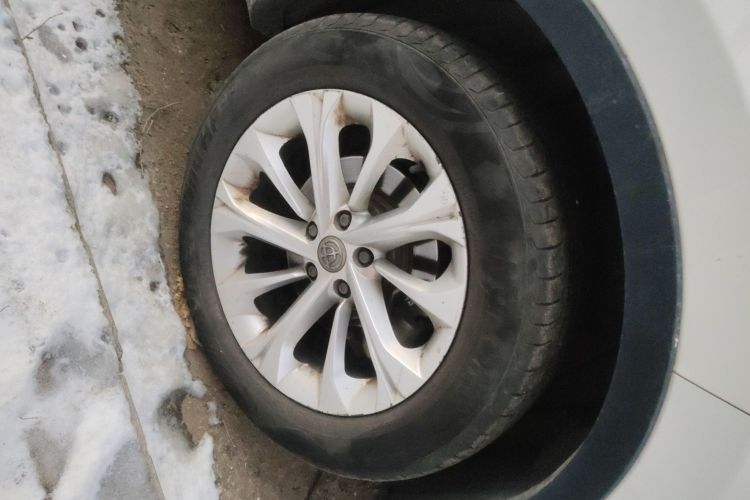 中华V3 2016款 1.5L 手动基本型车身外观10