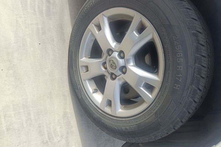 丰田 RAV4荣放 2011款 2.0L 自动豪华版车身外观6007