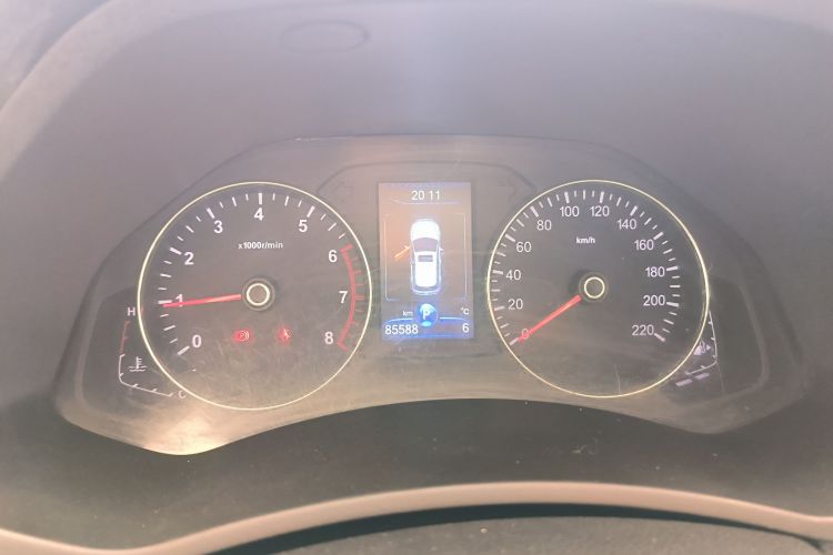 一汽 森雅R7 2016款 1.6L 自动尊贵型中控内饰14