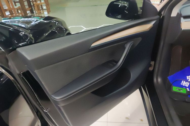 特斯拉 Model Y 2022款 改款 后轮驱动版中控内饰47