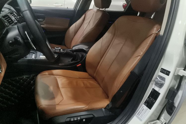 宝马3系 2014款 320Li 豪华设计套装中控内饰19