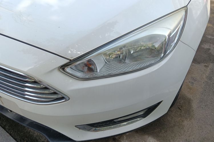 福特 福克斯 2017款 三厢 1.6L 自动风尚型智行版车身外观36