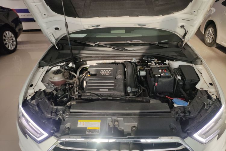 奥迪A3 2020款 Limousine 35 TFSI 风尚型 国VI机舱底盘24