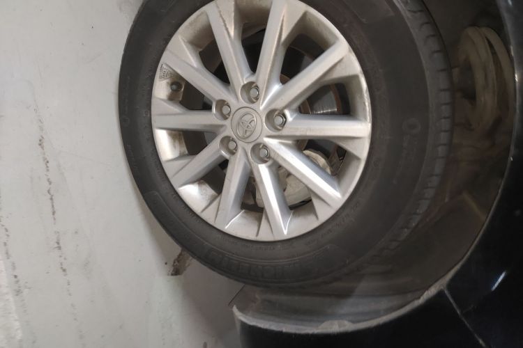 丰田 凯美瑞 2016款 2.0G 十周年纪念领先版车身外观10