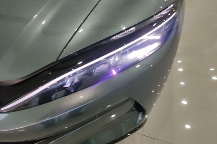 比亚迪 汉L 2025款 DM-p 四驱激光雷达旗舰型局部细节36