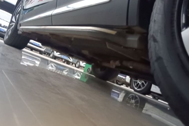 红旗HS7 2021款 2.0T DCT两驱智联旗享版局部细节9002