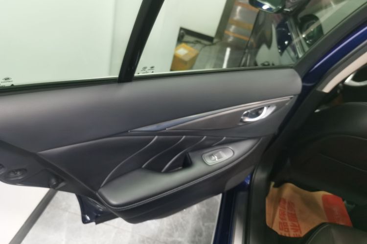 英菲尼迪Q50L 2018款 2.0T 逸享版 国VI中控内饰7008