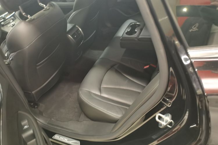 别克 君越 2018款 20T 精英型中控内饰21