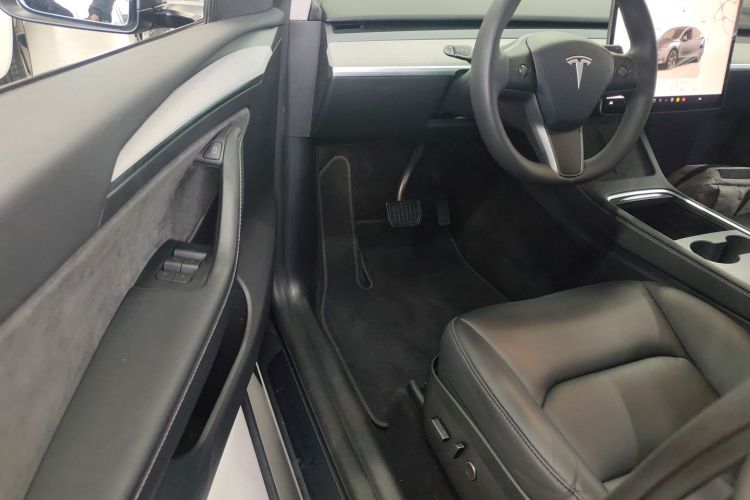 特斯拉 Model Y 2023款 长续航全轮驱动版中控内饰20