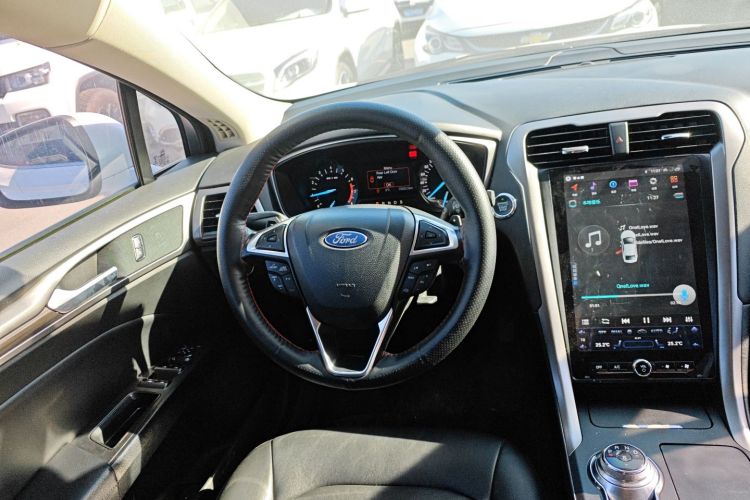 福特 蒙迪欧 2017款 EcoBoost 180 时尚型局部细节13