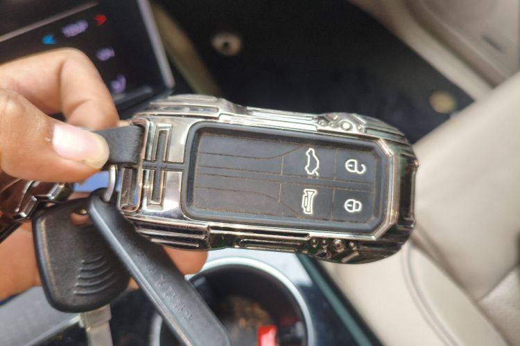 红旗HS7 2019款 3.0T 自动四驱智联旗领版中控内饰11