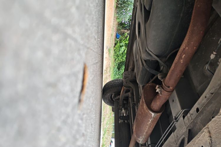 上汽大通MAXUS 新途V80 2017款 2.5T 5挡手动傲运通国IV短轴超低顶5/6/10座局部细节9004