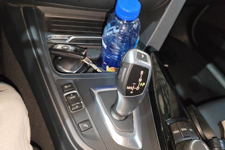 宝马3系 2016款 316Li 时尚型中控内饰18