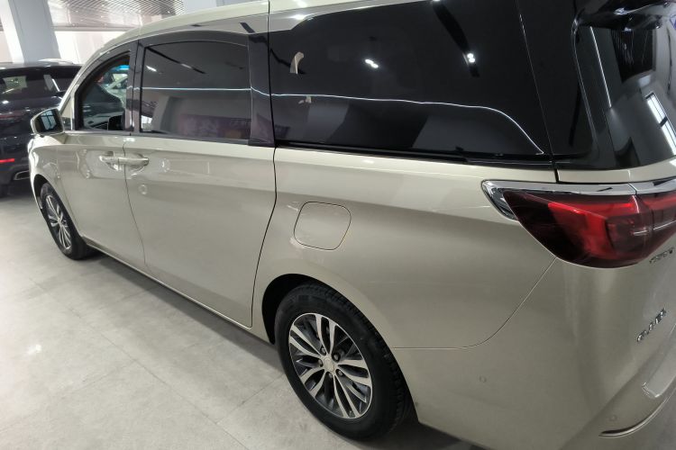 别克GL8 2020款 ES陆尊 653T 尊享型车身外观4