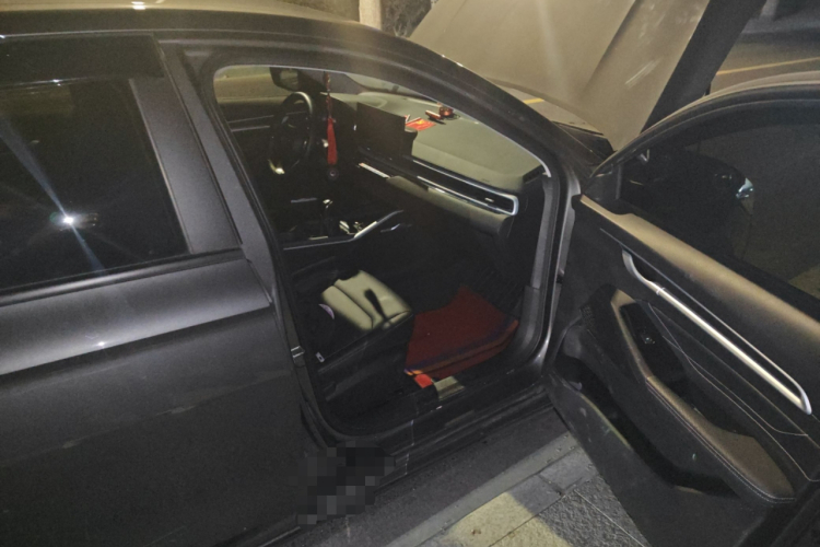 吉利汽车 帝豪 2025款 第4代 1.5L 手动龙腾版局部细节9005